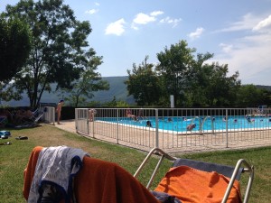 zwembad vakantie vervelen 