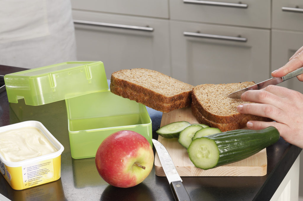 smeer jij nog de boterhammen van je kind?