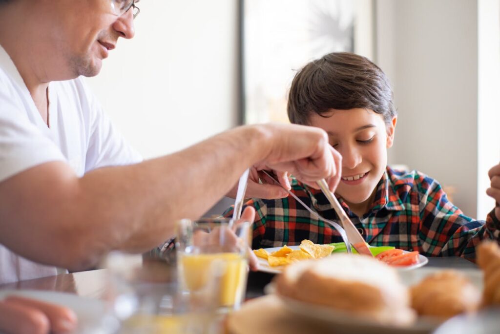 gezellig sfeer aan tafel