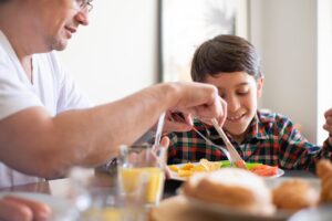 gezellig sfeer aan tafel