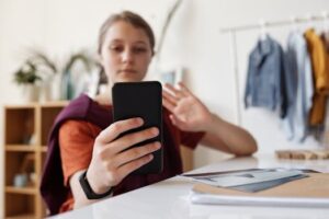 tiener vakantie telefoon schooljaar beeldschermen